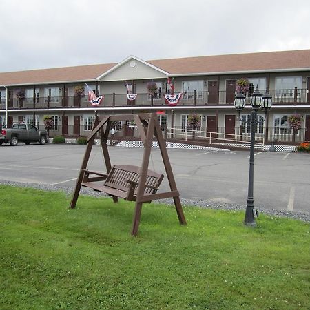 Bishops Country Inn Motel Jackman Exterior foto